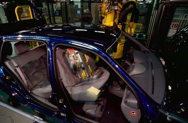 Archivo - Planta de fabricación de automóviles en Francia