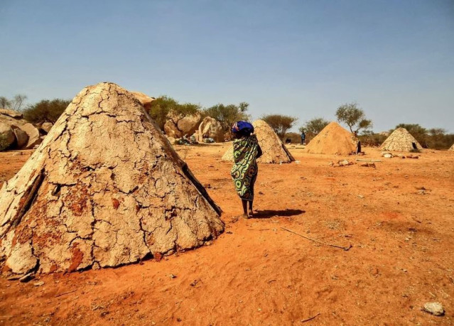 Asentamiento Kuvale en Virei, provincia de Namibe en Angola.