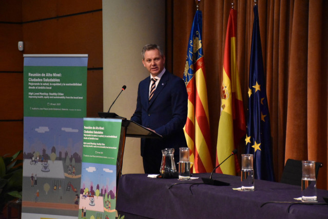 Archivo - Ministro de Sanidad, José Miñones