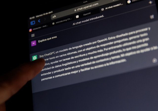 Archivo - La página web de ChatGPt en una tablet