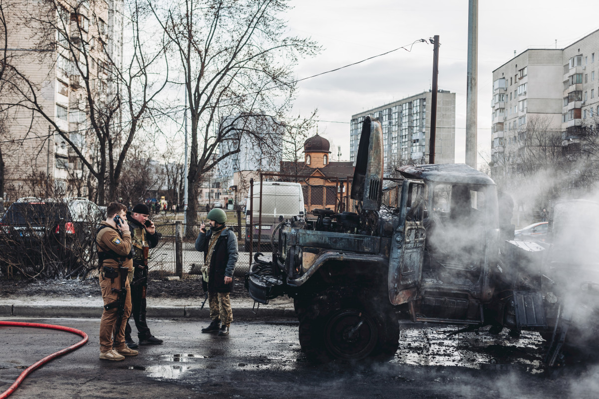 EuropaPress 4870319 ep  seleccion fotos 2022 varios soldados ejercito ucraniano observan
