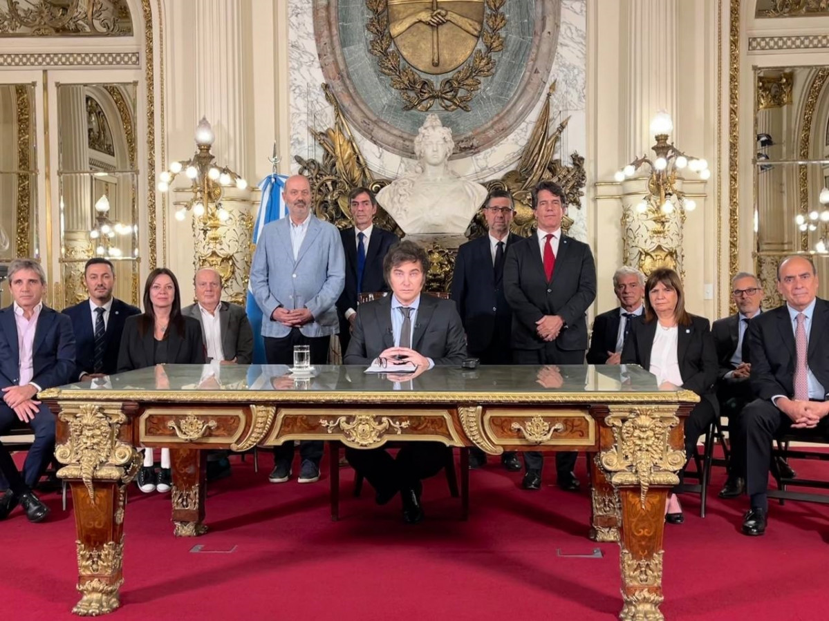 EuropaPress 5650154 presidente argentina javier milei junto resto miembros gobierno