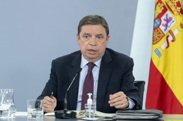 Archivo - El ministro de Agricultura, Pesca y Alimentación, Luis Planas, comparece tras la reunión del Consejo de Ministros en Moncloa, a 28 de diciembre de 2021, en Madrid (España).