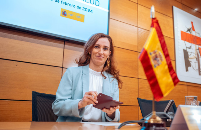 La ministra de Sanidad, Mónica García, durante el pleno del Consejo Interterritorial del Sistema Nacional de Salud (CISNS), en el Ministerio de Sanidad, a 9 de febrero de 2024, en Madrid (España). El Ministerio de Sanidad y las CCAA se han reunido para ab