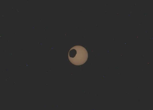 Luna Fobos de Marte vitsa pasando por delante del Sol desde la posición del rover Perseverance