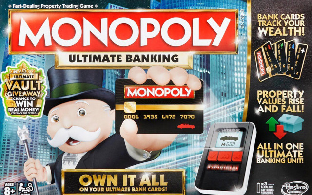 Archivo -    El mítico Monopoly se actualiza. Mr. Monopoly dice adiós a su fajo de billetes de colores para entregarse al dinero de plástico. Lo hace en Monopoly Electronic Banking, la nueva versión de uno de los juegos de mesa más populares de la histori