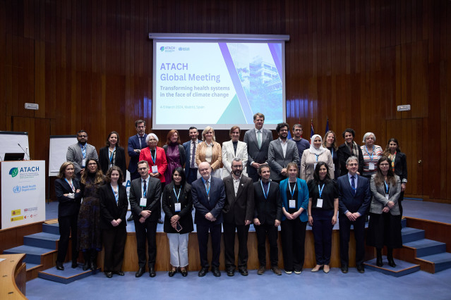 Foto de familia en la inauguración de la jornada de la Alliance for Transformative Action on Climate and Health (ATACH) de la OMS sobre 'Trasformación de los sistemas sanitarios ante el cambio climático', en el Ministerio de Sanidad, a 4 de marzo de 2024,