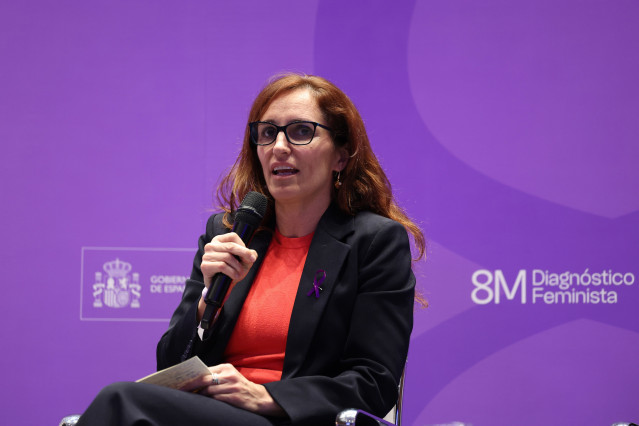 La ministra de Sanidad, Mónica García, participa en el acto 'Conversatorio #DiagnósticoFeminista: Por una sanidad sin sesgos de género', con motivo del Día Internacional de la Mujer, en el Ministerio de Sanidad, a 8 de marzo de 2024, en Madrid (España). M