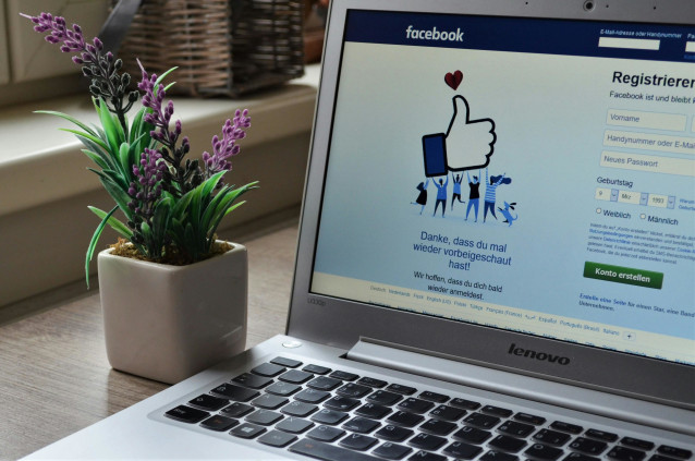 Interfaz de inicio en la web de Facebook
