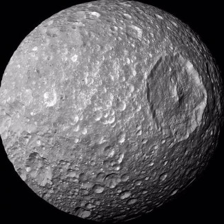 Archivo - Mimas, la luna que recuerda a la Estrella de la Muerte de Star Wars