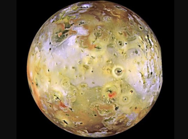 La luna Io captada por la sonda Galileo
