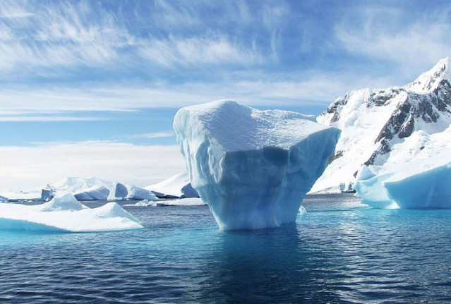 Hielo flotante en la Antártida