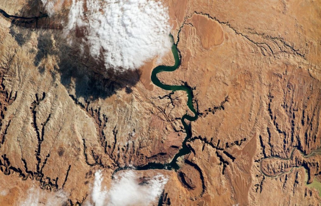 El río Colorado suministra agua a más de 40 millones de personas a su paso por siete estados de EE. UU.