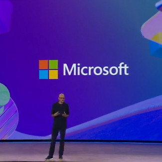 El director ejecutivo de Microsoft, Satya Nadella, en el escenario de Build 2024