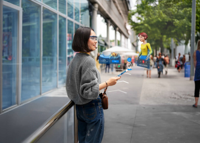 Uso combinado de 'smartphones' y dispositivos RA.