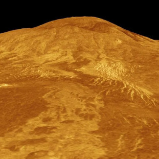 Este modelo 3D generado por computadora de la superficie de Venus muestra el volcán Sif Mons, que muestra signos de actividad continua.
