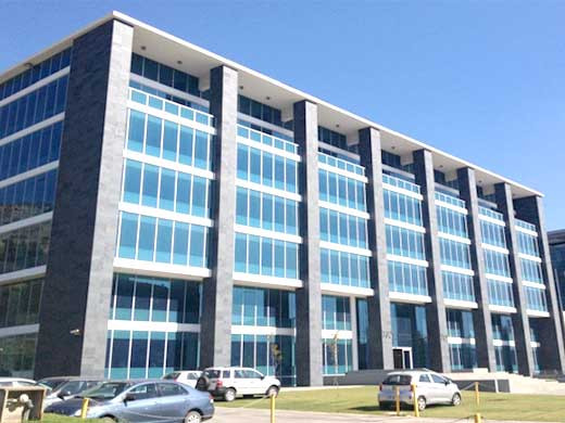 Edificio ciudad empresarial