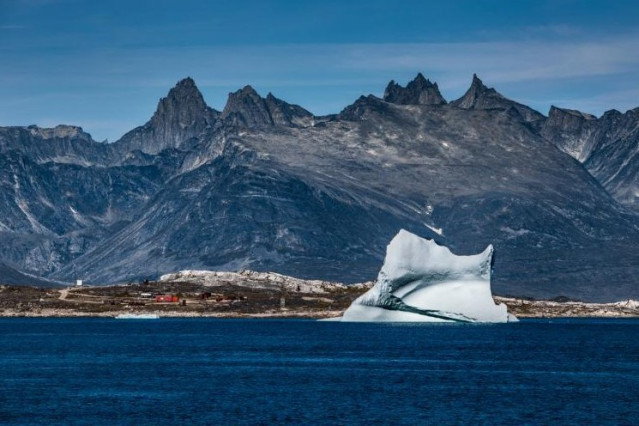 Iceberg en aguas abiertas