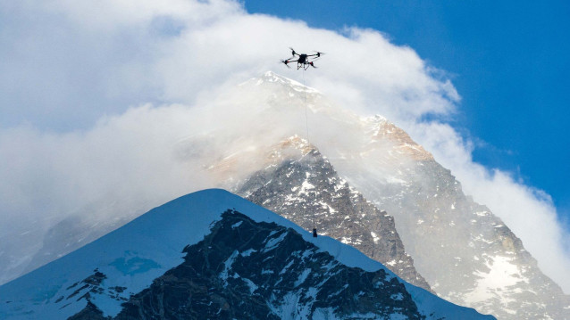 El dron DJI FlyCart 30