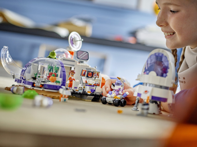 Archivo - Piezas de LEGO Space