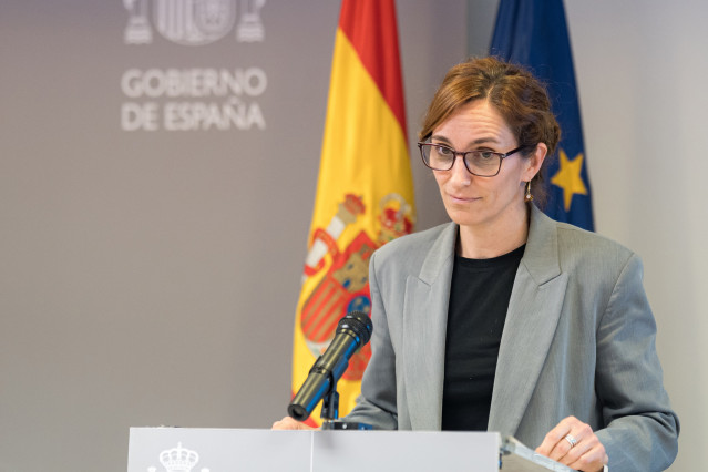 La ministra de Sanidad, Mónica García, ofrece una rueda de prensa tras el pleno del Consejo Interterritorial del Sistema Nacional de Salud (CISNS), en la sede del Ministerio, a 14 de junio de 2024, en Madrid (España). Durante el consejo, se designa, a ins