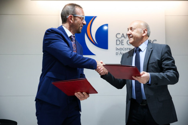 El presidente de la CCIS, Josep Maria Mas, y el ministro de Turismo y Comercio y presidente de Andorra Turisme, Jordi Torres