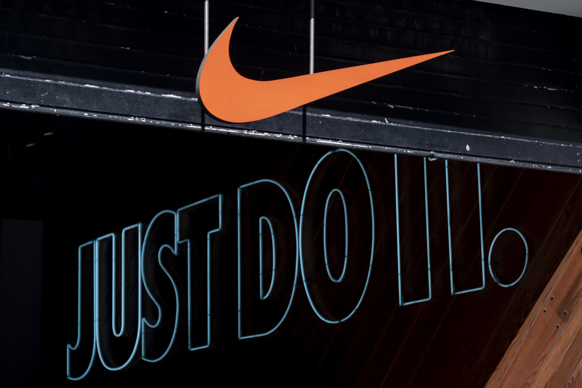 EuropaPress 4321808 cartel tienda nike marzo 2022 madrid espana varias empresas cerrado