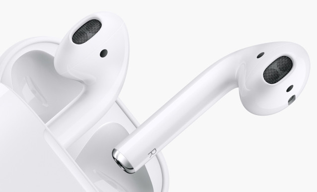 Archivo - AirPods de Apple