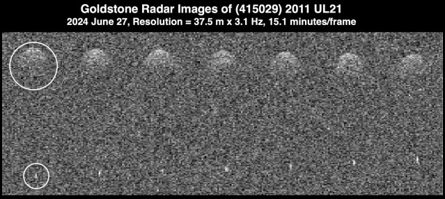 Asteroide 2011 UL21 de 1,5 kilómetros de ancho durante su aproximación a la Tierra el 27 de junio desde aproximadamente 6 millones de kilómetros de distancia. El asteroide y su pequeña luna  están rodeados por un círculo blanco