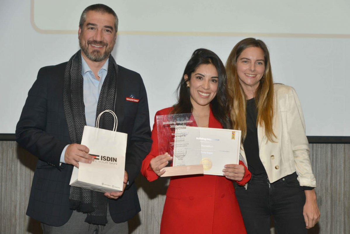 Juan Jorge Herrera (CEO de Rocketbot), Camila Oporto (Chief Human Resources Officer) y Teresita Moran (founder de BUK)
