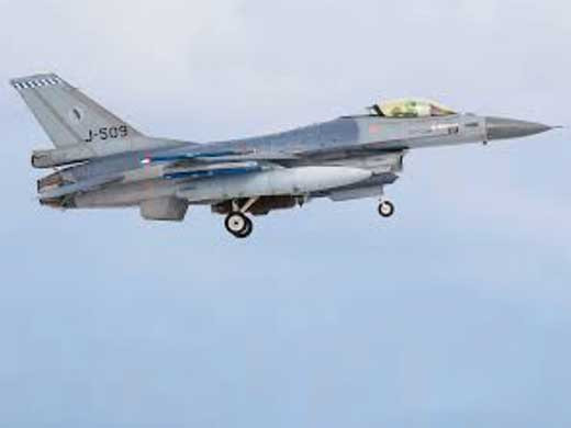F16