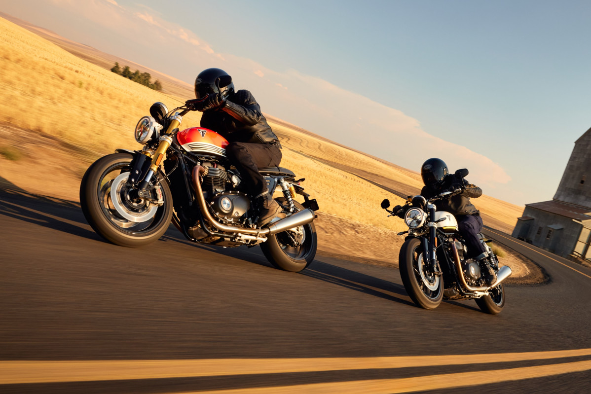 FAM SpeedTwin1200 MY25 013715 JP