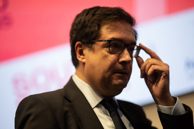 El ministro para la Transformación Digital y de la Función Pública, Óscar López, clausura una jornada sobre competitividad e innovación, en el campus Google for Startups, a 4 de octubre de 2024, en Madrid (España).