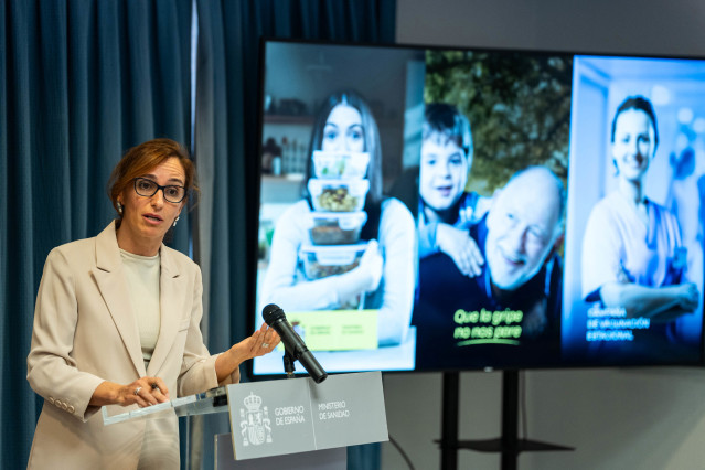 La Ministra de Sanidad, Mónica García, presenta en el ministerio de Sanidad, la campaña de vacunación contra la gripe y la Covid-19, a 7 de octubre de 2024, en Madrid (España). La campaña comienza hoy 7 de octubre, y como se lleva haciendo desde 2021, ser