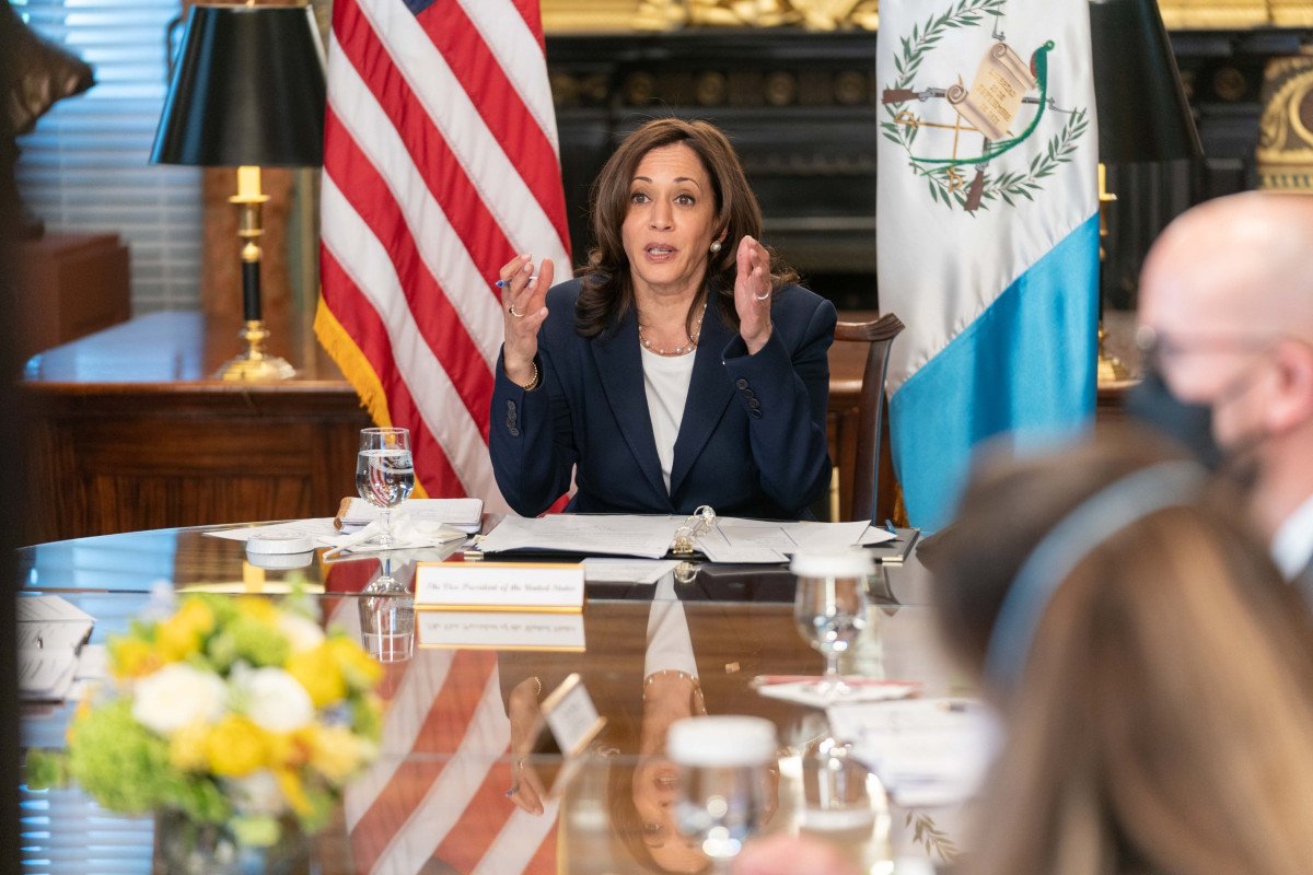 EuropaPress 3667543 vicepresidenta estados unidos kamala harris reunion virtual presidente (1)