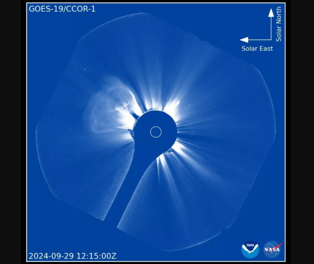 Esta primera imagen de CCOR-1 muestra un CME claramente definido que emerge del extremo este (lado izquierdo) del sol.