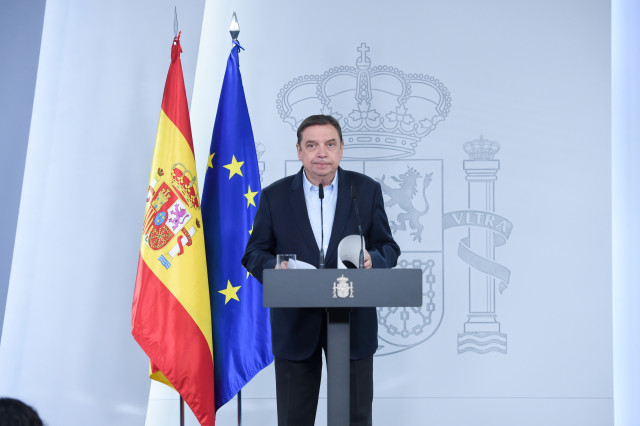 El ministro de Agricultura, Pesca y Alimentación, Luis Planas, ofrece una rueda de prensa, en el Complejo de la Moncloa, a 17 de noviembre de 2024, en Madrid (España). Durante su comparecencia, el ministro ha informado de la reunión mantenida por el Comit