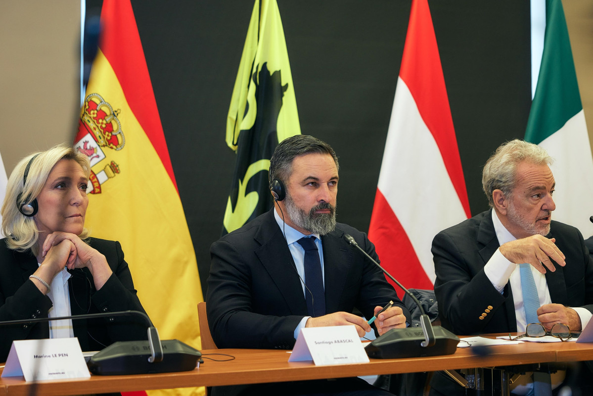 EuropaPress 6344681 presidente vox santiago abascal vox junto lider agrupacion nacional marine