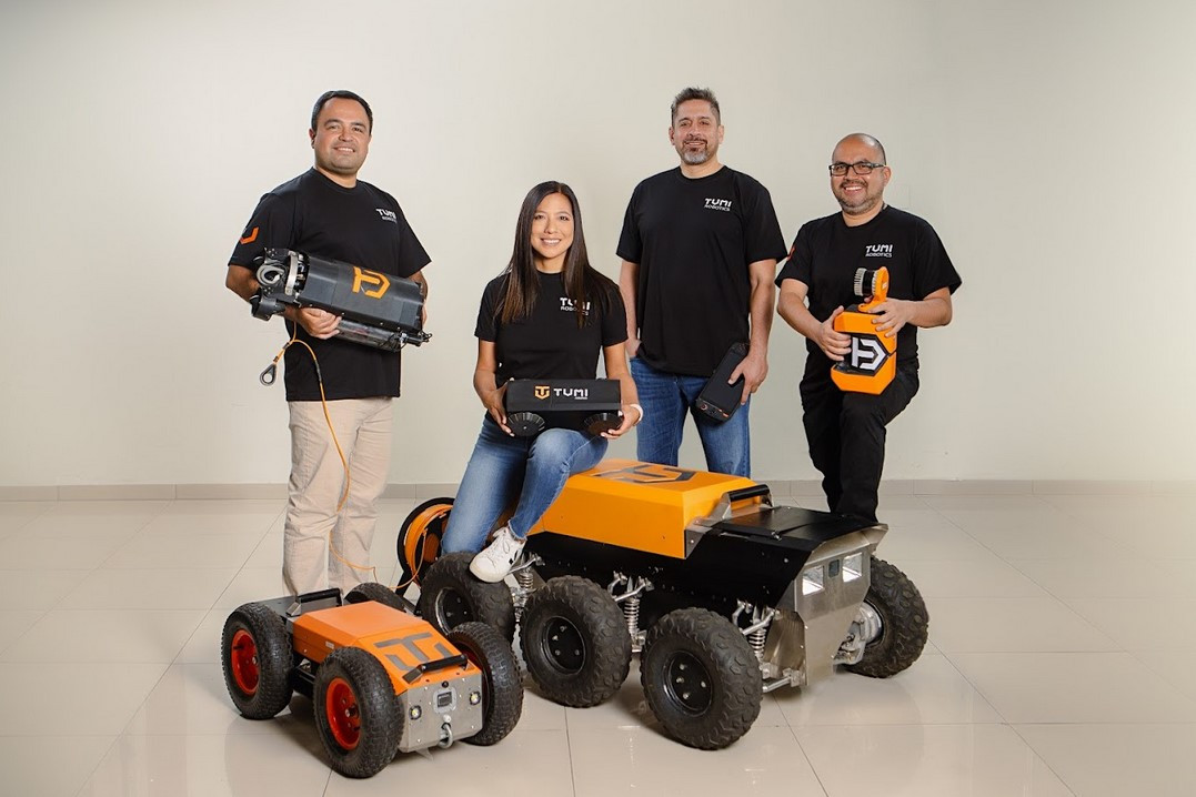 Tumi Robotics   Jonathan Castillo, Claudia Akamine, Francisco Cuellar, Laureano Rodriguez