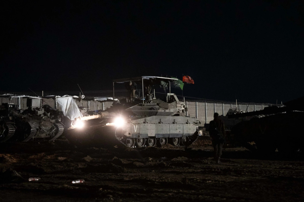 EuropaPress 6429280 vehiculo blindado fuerzas armadas israel imagen nocturna archivo