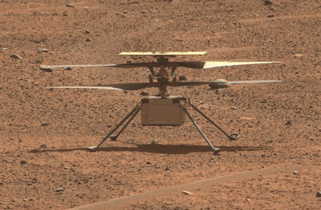 El rover Perseverance de Marte tomó esta fotografía del helicóptero Ingenuity el 2 de agosto de 2023.