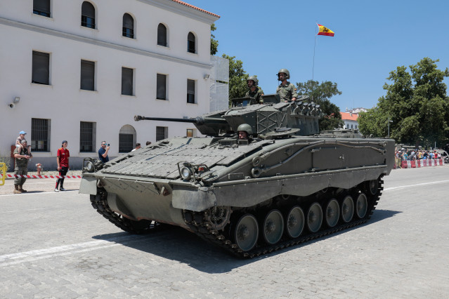 Archivo - Un vehículo militar durante una concentración motera, en la base militar El Goloso, a 24 de junio de 2023, en Guadarrama, Madrid (España).