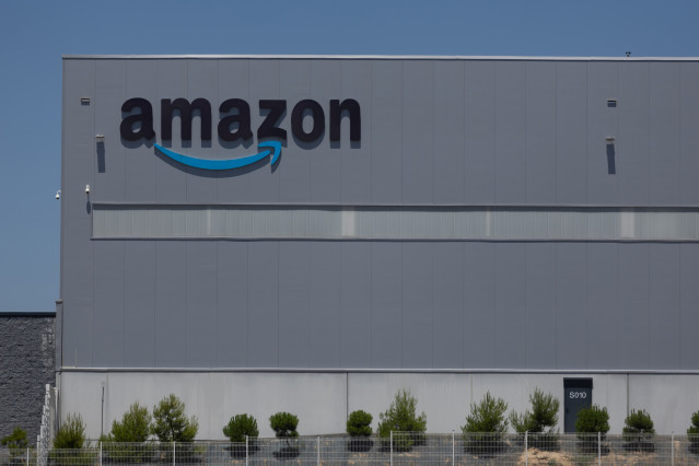 Archivo - Un centro logístico de Amazon, en Móstoles, Madrid (España)