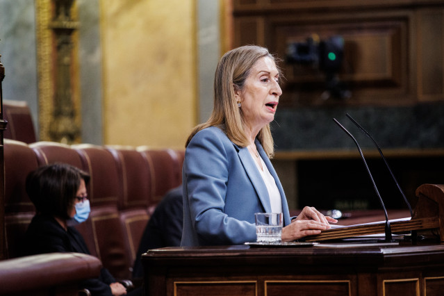 Archivo - La vicepresidenta segunda del Congreso de los Diputados y exministra de Fomento, Ana Pastor, interviene en una sesión plenaria, en el Congreso de los Diputados, a 1 de febrero de 2022, en Madrid (España). En el pleno de hoy, se debaten, entre ot
