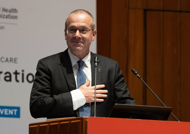 Archivo - El director regional de la OMS para Europa, Hans Kluge, interviene durante la Jornada 'Lets talk Primary health Care’, en el Ministerio de Sanidad, a 3 de junio de 2024, en Madrid (España). Durante la jornada, la ministra de Sanidad, ha presenta