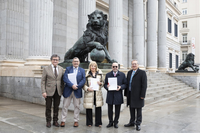 El CGCOO registra en el Congreso su propuesta de Ley de Salud Visual que garantizará la atención en la población