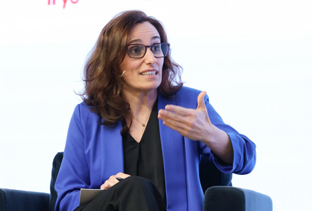 La ministra de Sanidad, Mónica García, durante la segunda jornada de la V edición del foro ‘Fondos Europeos’ de elDiario.es, en El Beatriz Madrid, a 28 de marzo de 2025, en Madrid (España). ‘elDiario.es’ organiza una nueva edición de este foro de relevanc