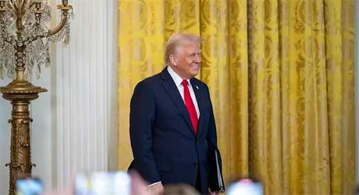 Trump amenaza a