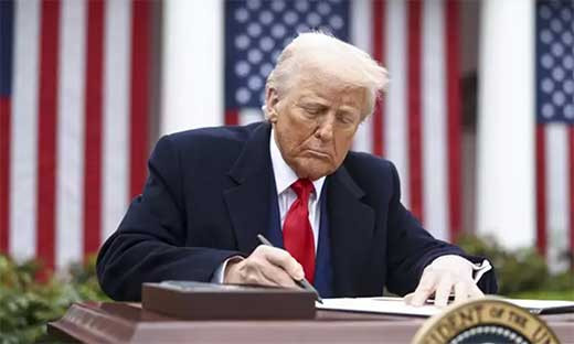 Trump firma un
