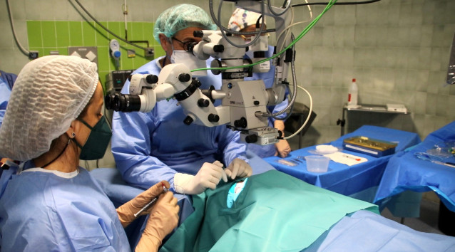 Intervencion ocular en el Hospital Macarena de Sevilla.